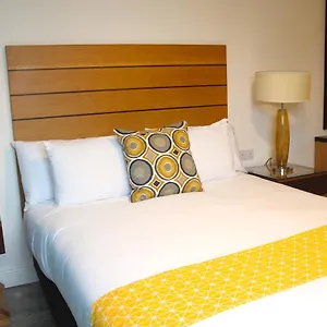 Maze And Free Parking Apartment