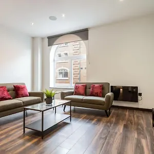 Characterful 2 Bed With Parking In Hull Apartment