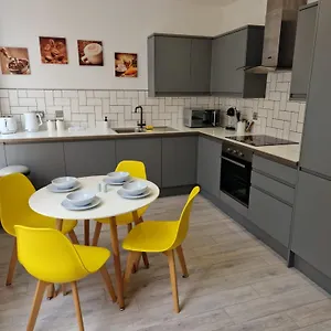 Suffolk House Hu1 Apartment