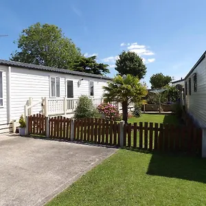 Hares Haven Pet Friendly Sleeps 6 Holiday home